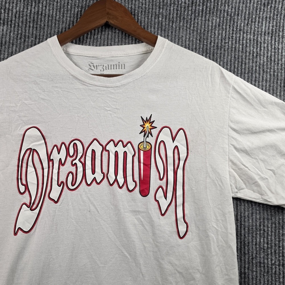 Dreamin Dynamite Stick Graphic T-Shirt Mens Medium White Y2K Streetwear Tee Tops